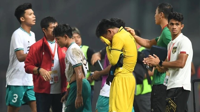 Tin bóng đá tối 23/7: Hé lộ 'quyền lực' của Quang Hải tại Pau FC; ĐT Việt Nam khiến Thái Lan vỡ mộng