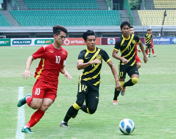 Sau kỷ lục 'đáng xấu hổ' ở U19 ĐNÁ, ĐT Việt Nam bất ngờ nhận thêm tin dữ trước đại chiến Thái Lan