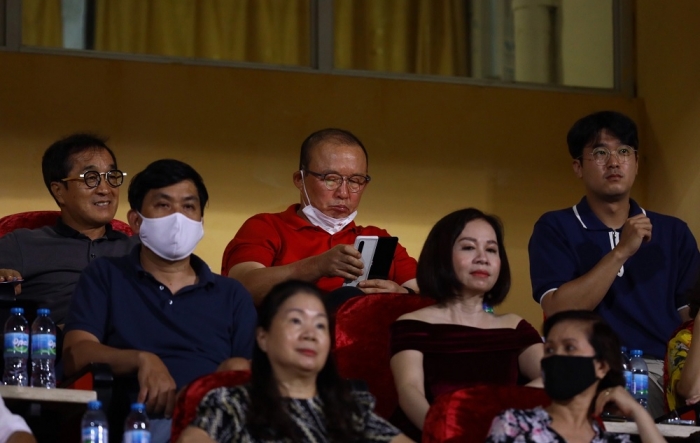 Công Phượng báo tin vui sau 1 ngày nằm viện, HLV Park thở phào trước khi chốt danh sách ĐT Việt Nam