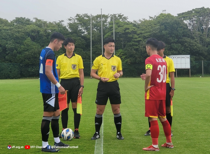 Tin bóng đá tối 25/8: ĐT Việt Nam gây sốt trên BXH FIFA; Quang Hải nhận 'tối hậu thư' từ CĐV Pau FC