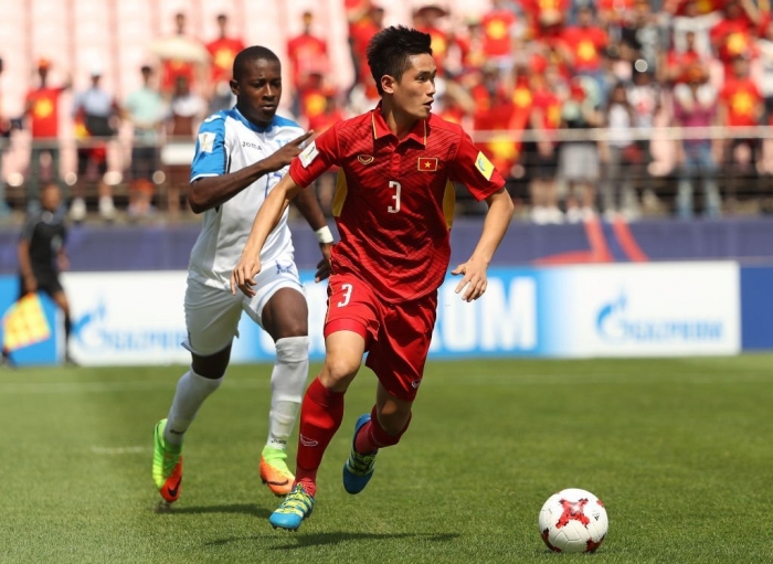 Trụ cột ĐT Việt Nam mắc sai lầm, bầu Hiển gây sốt khi chiêu mộ sao trẻ từng dự World Cup về thay thế