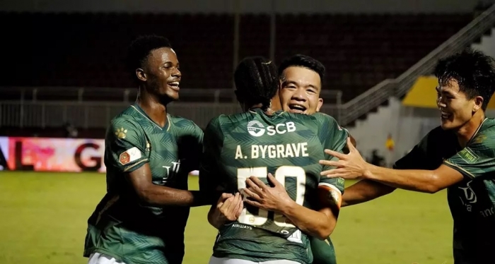 Thẳng tay loại Bùi Tiến Dũng, đại gia V.League bất ngờ chiêu mộ sao Việt kiều với mức lương khó tin