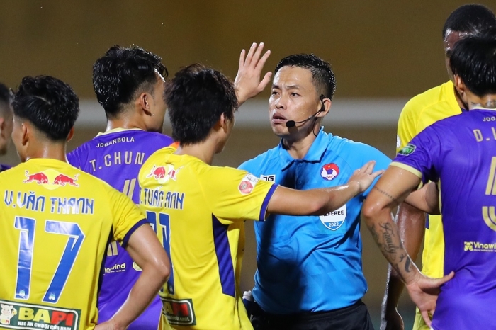 Từng mắc lỗi khiến HAGL thua Hà Nội, trọng tài V.League vẫn được phân công nhiệm vụ ở AFF Cup 2022