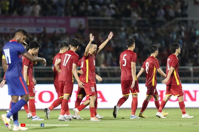 Tin bóng đá tối 12/12: Quang Hải chốt ngày hội quân ĐT Việt Nam; Á quân V.League nhận tin vui từ AFC