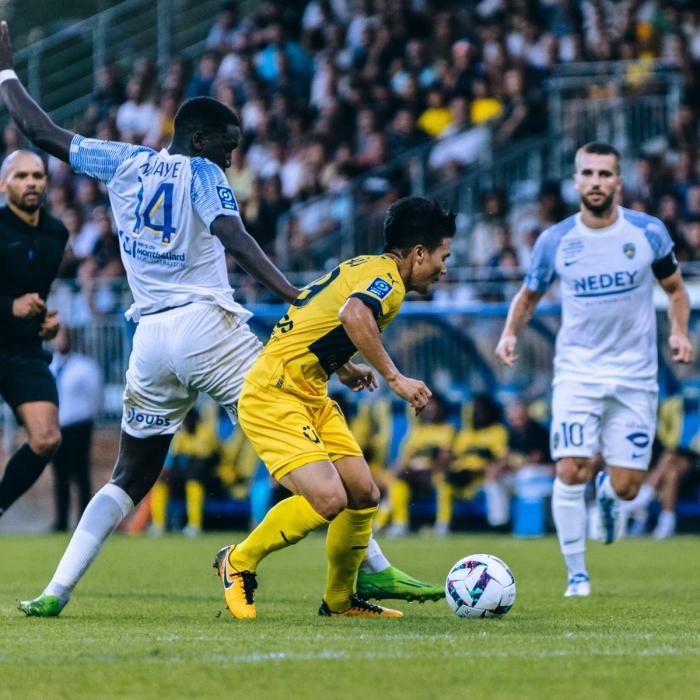 Pau FC lập kỷ lục 'đáng xấu hổ' ở Ligue 2, Quang Hải nhận 'tối hậu thư' trước ngày trở lại Việt Nam