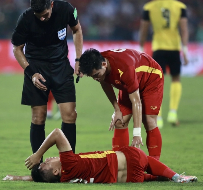HLV Park 'trả giá đắt', hậu vệ số 1 U23 Việt Nam dính chấn thương nặng bỏ lỡ chung kết SEA Games 31