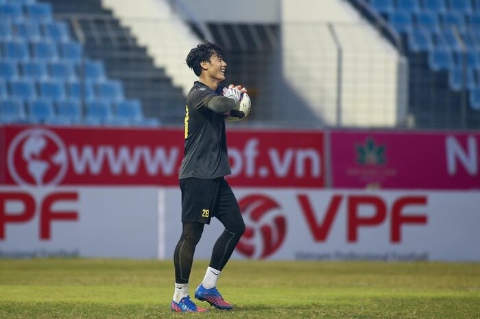 Kết quả V.League 2022 hôm nay: Bùi Tiến Dũng tái xuất, HAGL lập kỷ lục tệ khó tin trước SLNA