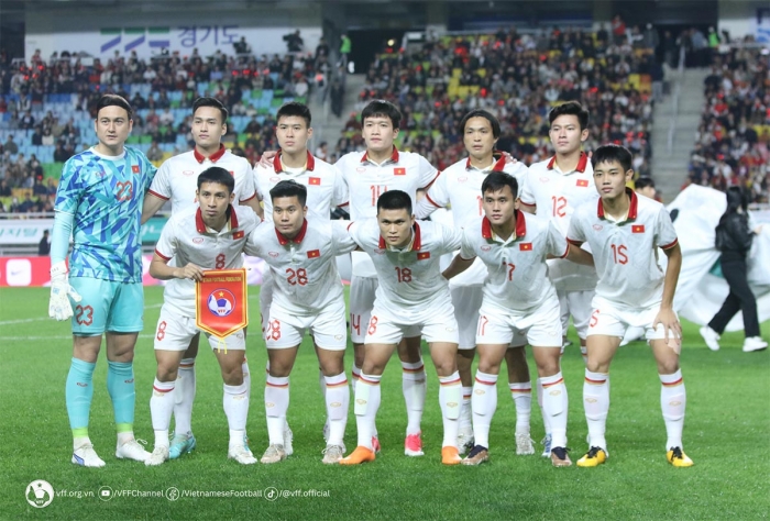ĐT Việt Nam họp khẩn sau trận thua Hàn Quốc, HLV Troussier ra 'tối hậu thư' trước VL World Cup 2026