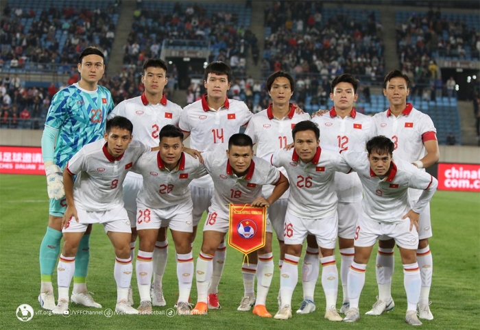 HLV Troussier 'nhận trái đắng' trước Hàn Quốc, ĐT Việt Nam vẫn bất ngờ vượt mặt đội bóng châu Âu trên BXH FIFA