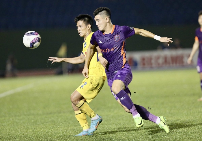 Kết quả bóng đá V.League hôm nay: Tiền đạo số 1 ĐT Việt Nam ghi điểm với người thay thế HLV Park?
