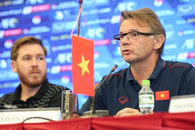 HLV Philippe Troussier ra tối hậu thư, ĐT Việt Nam lập kế hoạch khủng hướng tới VCK World Cup 2026