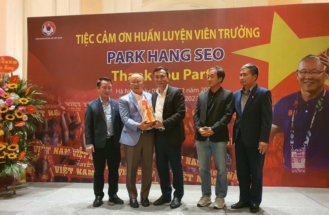 VFF bật mí về người thay thế HLV Park, ấn định đợt tập trung ĐT Việt Nam đầu tiên dưới triều đại mới