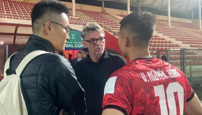 HLV Troussier ra quyết định bất ngờ, 'siêu tiền đạo' ĐT Việt Nam lỡ hẹn SEA Games 32 đầy tiếc nuối