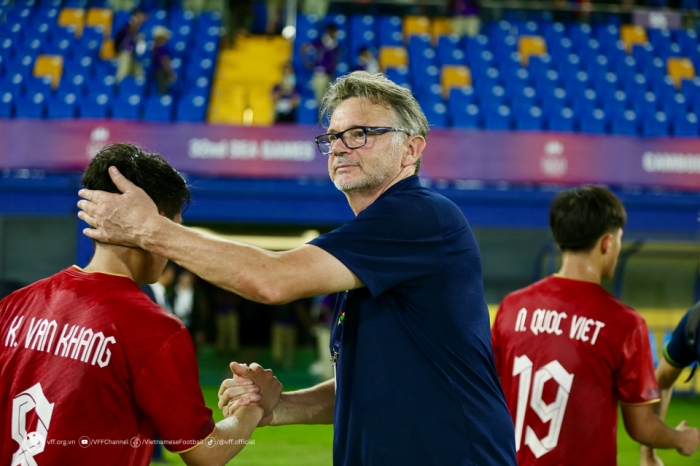 HLV Philippe Troussier báo tin dữ, U22 Việt Nam mất 'vũ khí bí mật' trước thềm đại chiến Indonesia