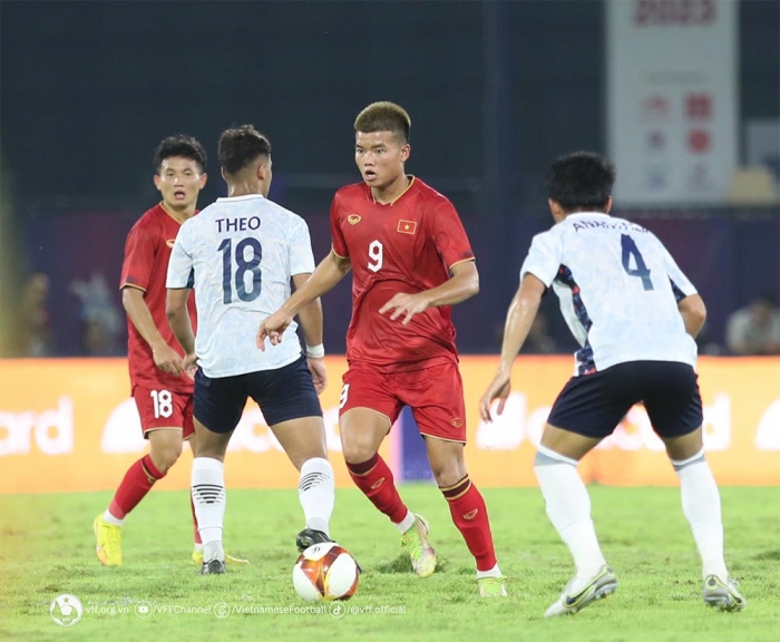 Sớm giành vé vào bán kết SEA Games 32, U22 Việt Nam bất ngờ nhận 'cảnh báo' trước đại chiến Thái Lan