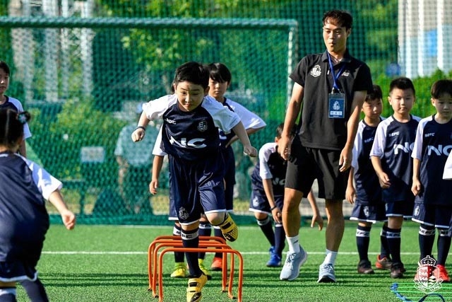 Giữa tin đồn sắp trở lại V.League thi đấu, Văn Toàn bất ngờ xuất hiện với vai trò mới ở Seoul E-Land