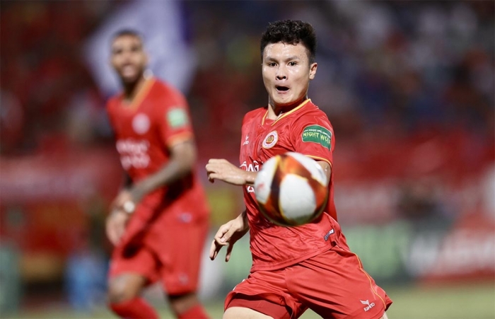 Tin bóng đá tối 7/8: Đoàn Văn Hậu lên tiếng bảo vệ Quang Hải; Rõ khả năng Văn Toàn trở lại V.League