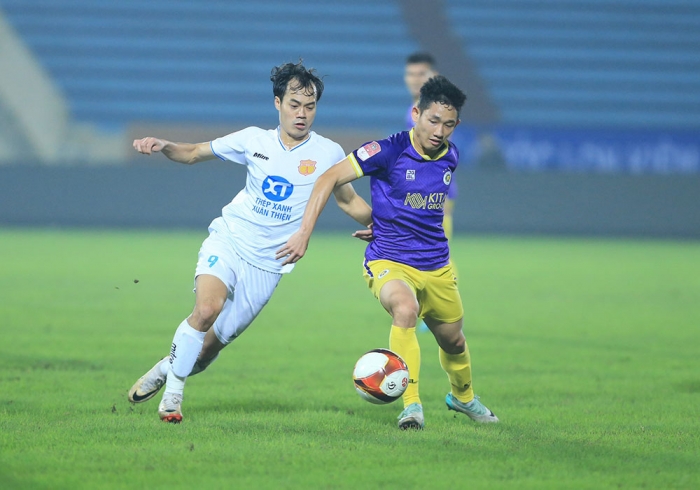 Kết quả bóng đá V.League hôm nay: Văn Toàn lập kỷ lục; Quang Hải tạo bước ngoặt cho cuộc đua vô địch?