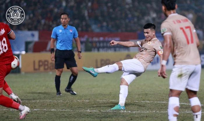 Trực tiếp bóng đá CLB CAHN vs Nam Định - V.League 2023/24: Filip Nguyễn bất lực trước Tuấn Anh?
