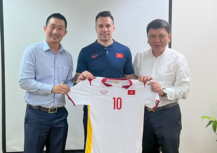 Tin bóng đá tối 28/4: HLV Hoàng Anh Tuấn chia tay ĐT Việt Nam; VFF chốt xong hợp đồng với HLV ngoại
