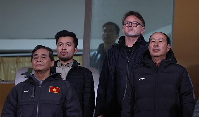 HLV Hoàng Anh Tuấn rời VFF, 'cánh tay phải' của HLV Troussier bất ngờ trở lại ĐT Việt nam với vai trò mới
