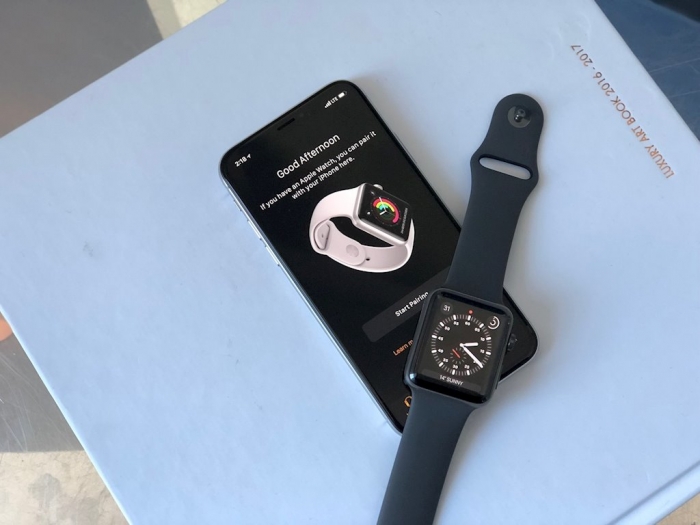 apple-watch-series-3-iphone-x-pair-hero