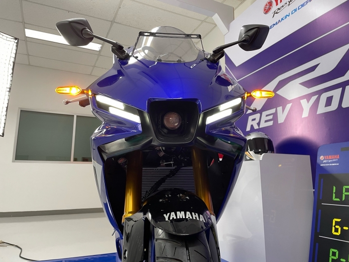 yamaha-r25-1