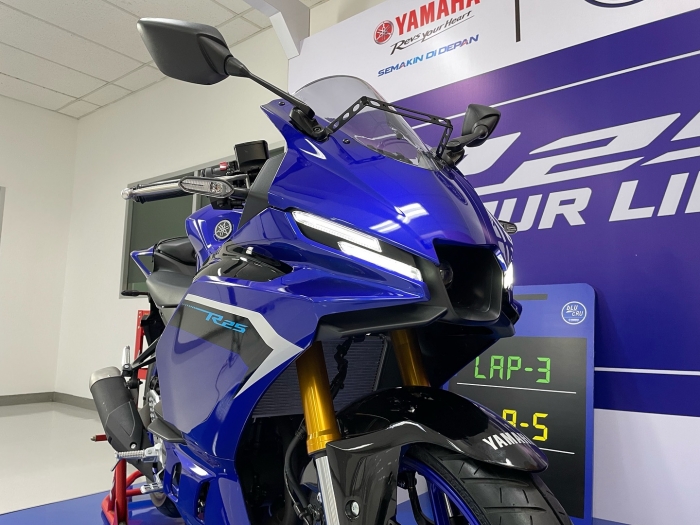 yamaha-r25