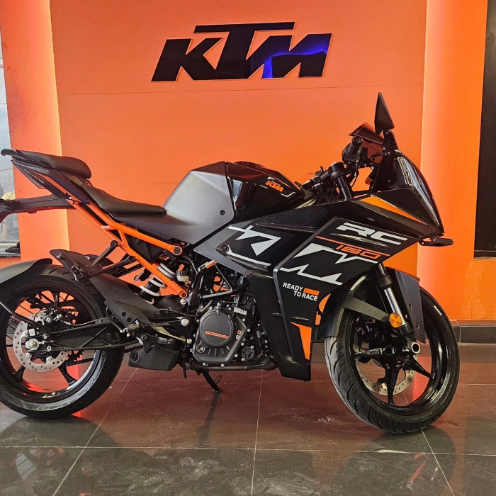 KTM-RC-160-9