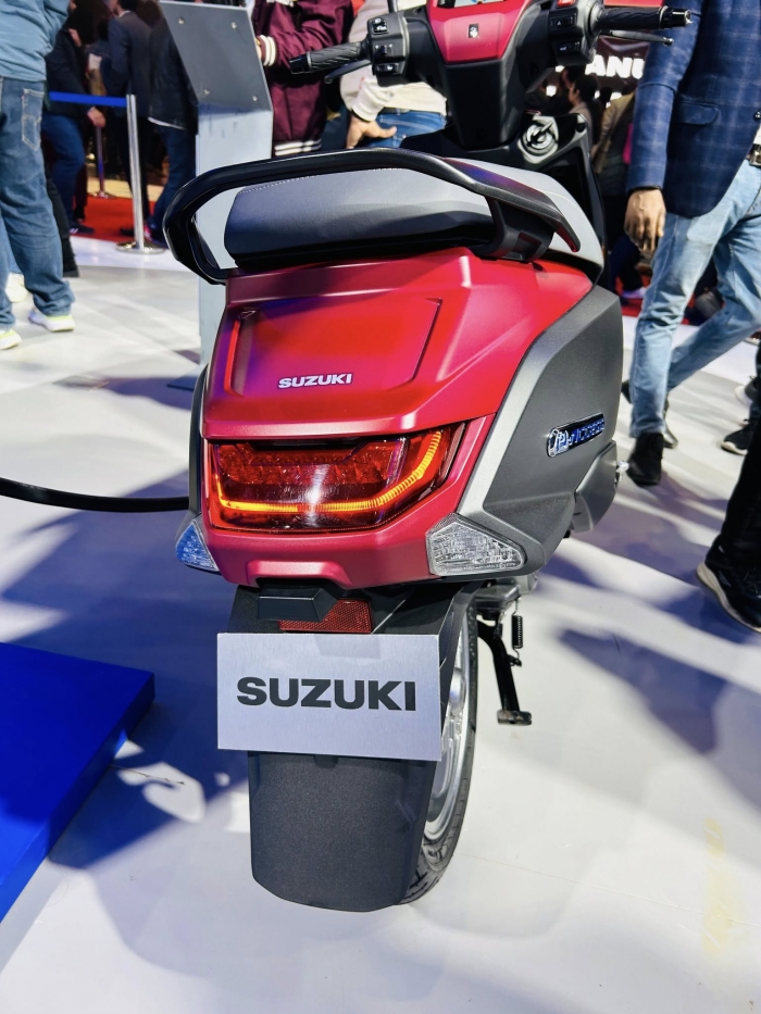 Suzuki e-Access-11