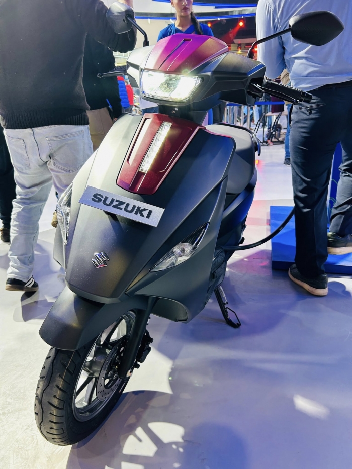 Suzuki e-Access-6