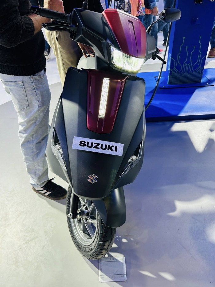 Suzuki e-Access-9