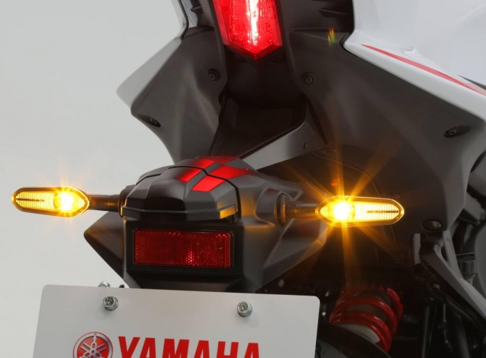 yamaha-r9-8