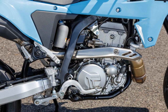 Suzuki-DR-Z4SM-2