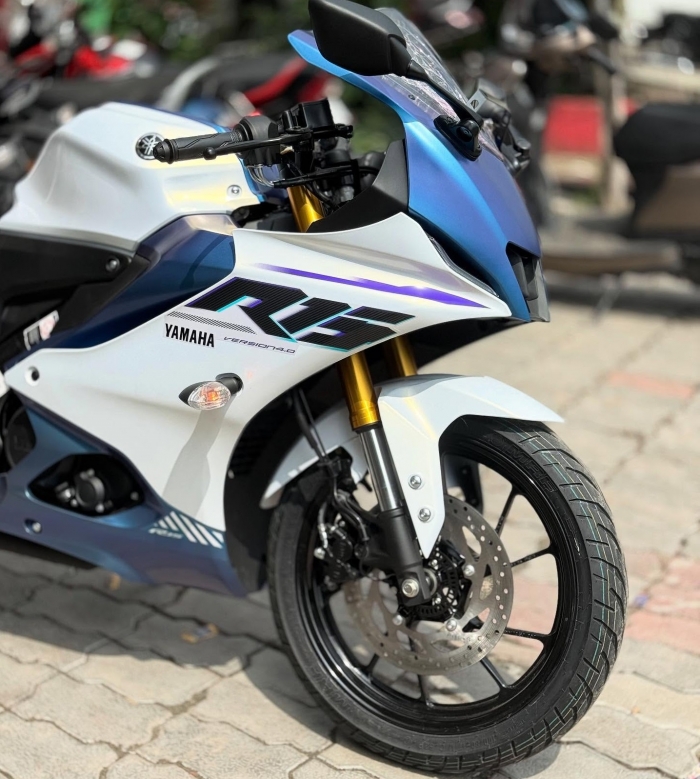 yamaha-r15-1