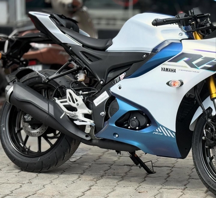 yamaha-r15-10