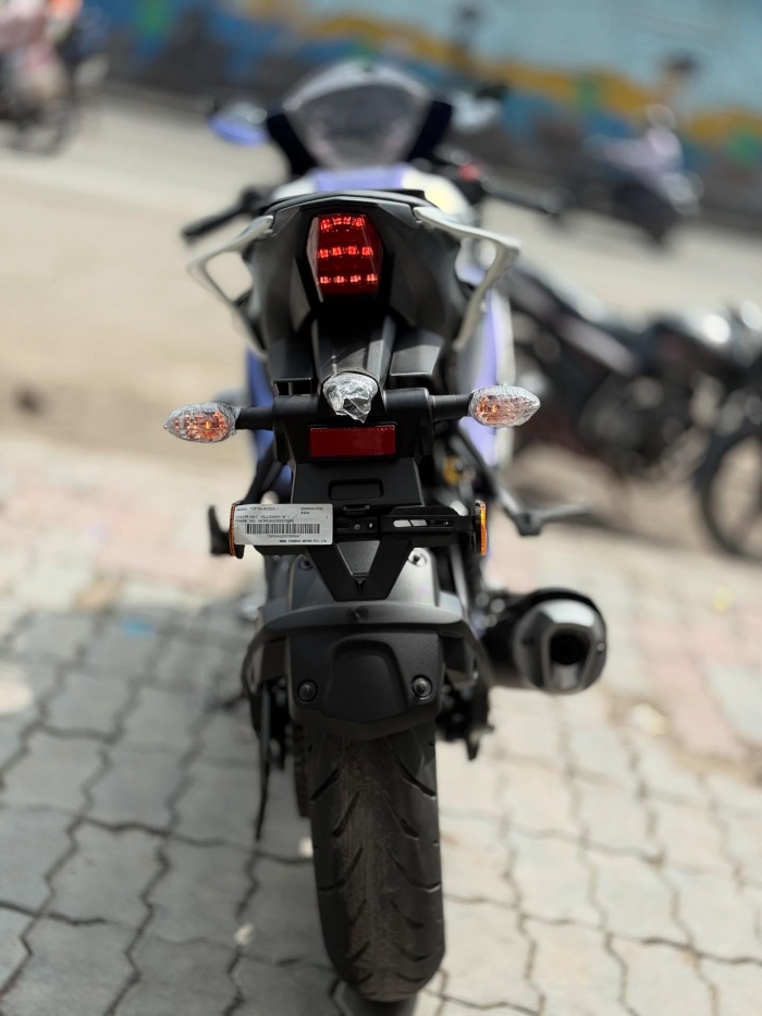 yamaha-r15-3