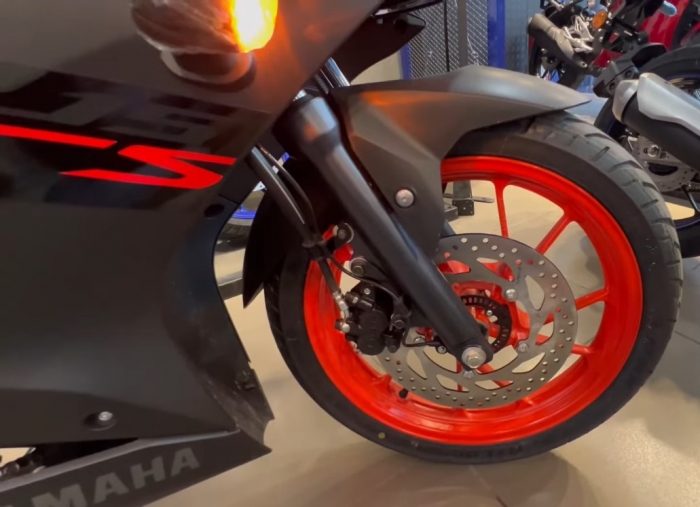 yamaha-r15-5