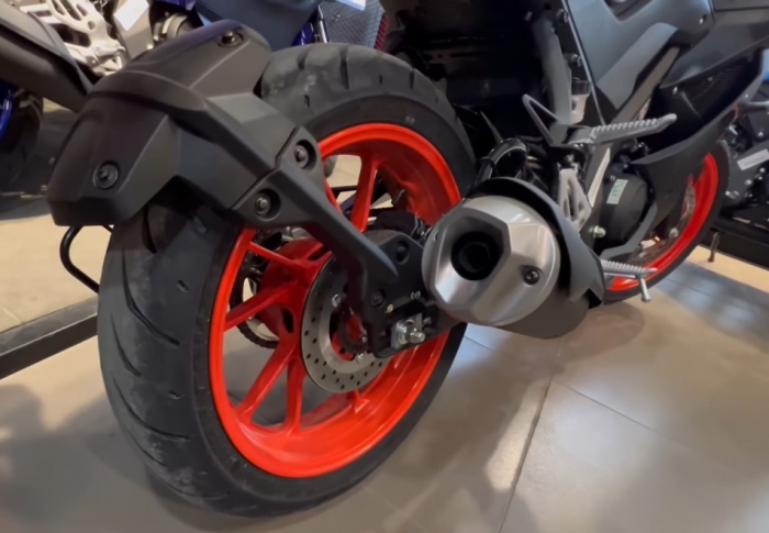 yamaha-r15-9
