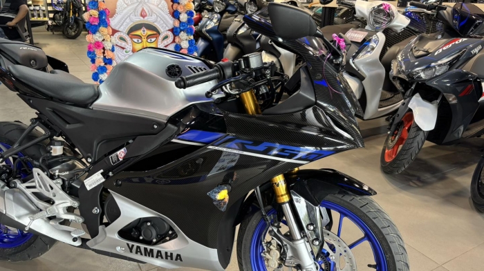 YAMAHA-R15M-3