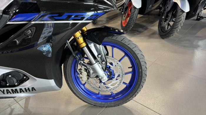 YAMAHA-R15M-5
