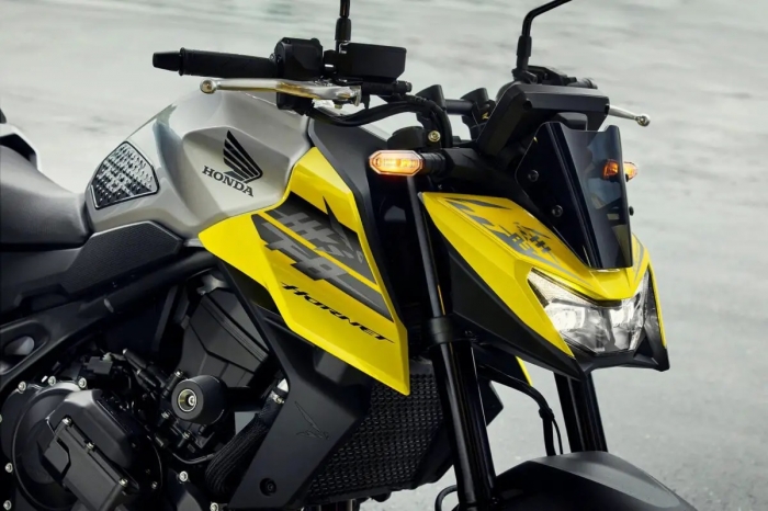 2026-Honda-CB750-Hornet-2