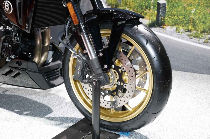 suzuki-gsx-8TT-8