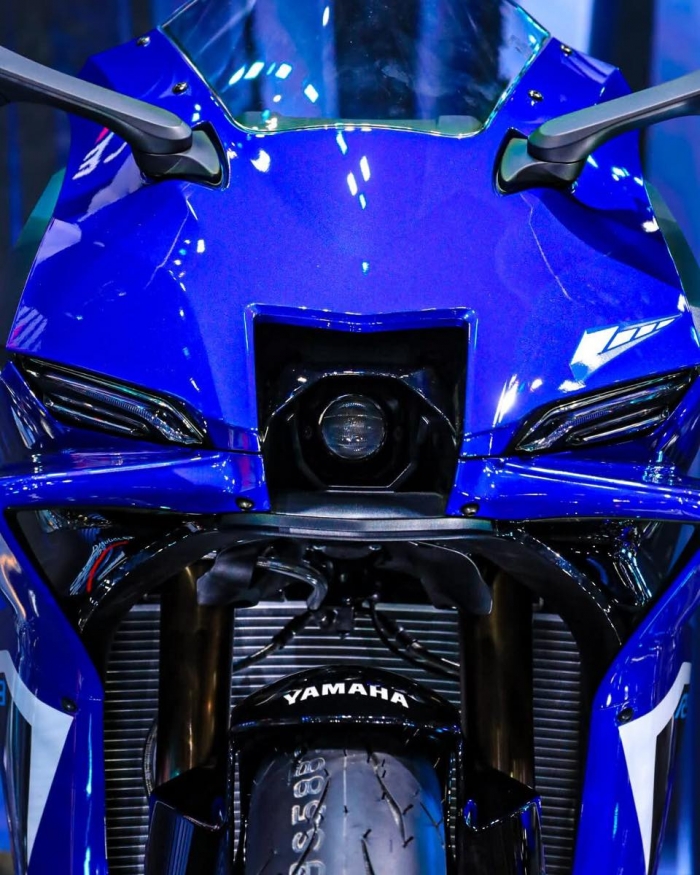 yamaha-r9-2