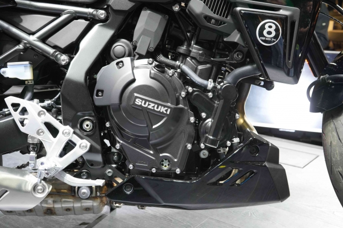 suzuki-gsx-8t-9