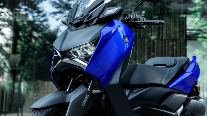 yamaha-xmax-300-4
