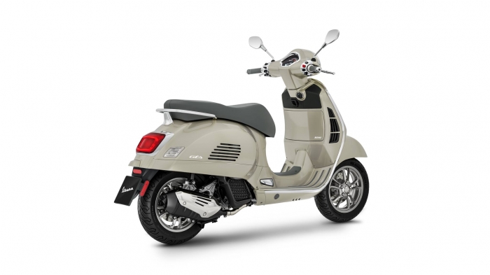 Vespa-GTS-300-2