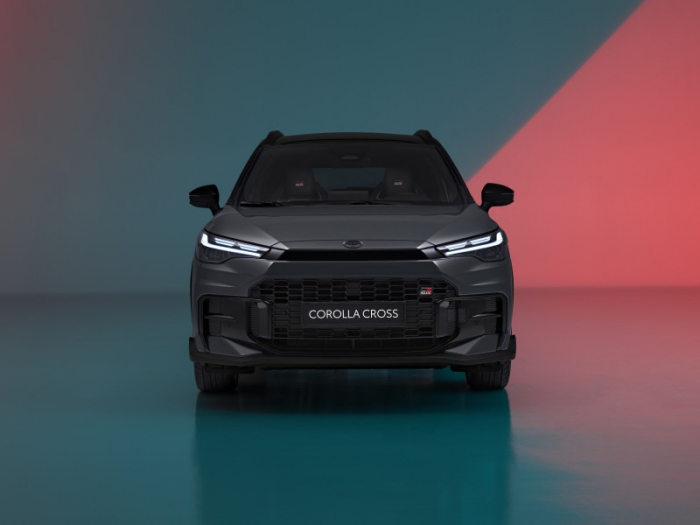 2025-Toyota-Corolla-Cross-1