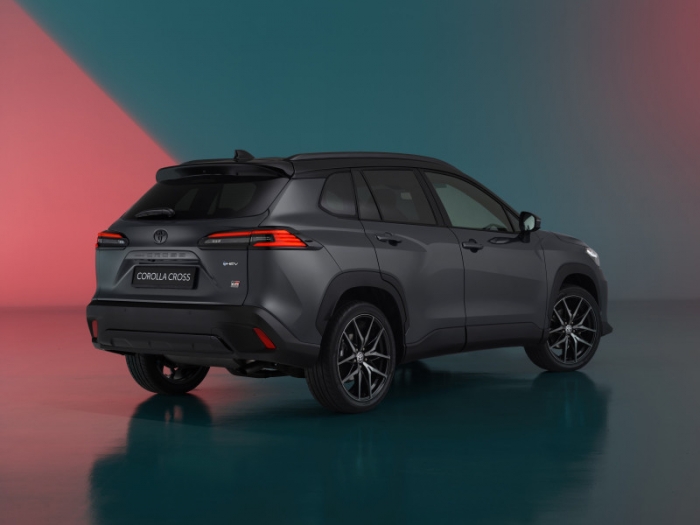 2025-Toyota-Corolla-Cross-4
