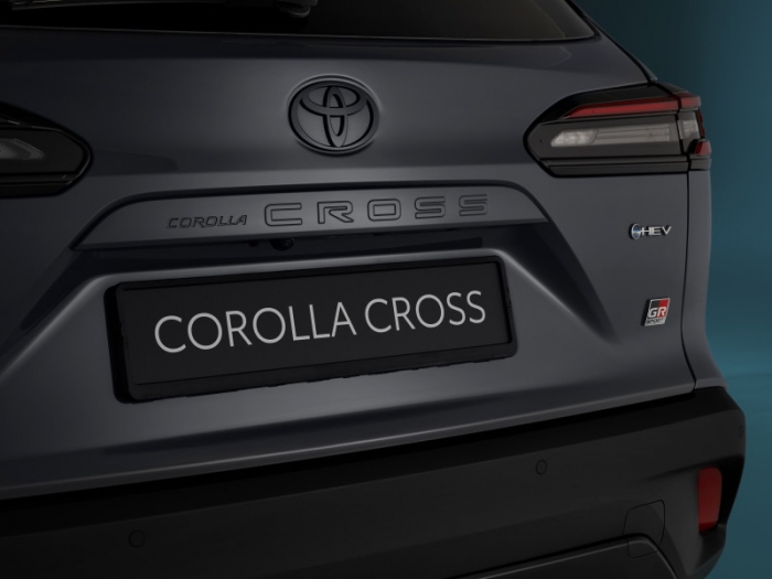 2025-Toyota-Corolla-Cross-7